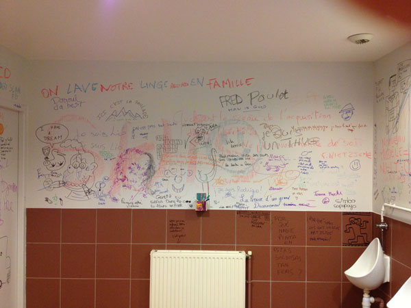 Lavabo de Humain Trop Humain