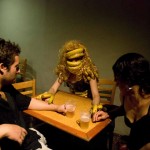 hoy a las 20h en Antic-BAILARINAS PARABÓLICAS -Si tiras una hormiga desde un octavo, ¿qué le pasa?-foto de la actuación de ayer"