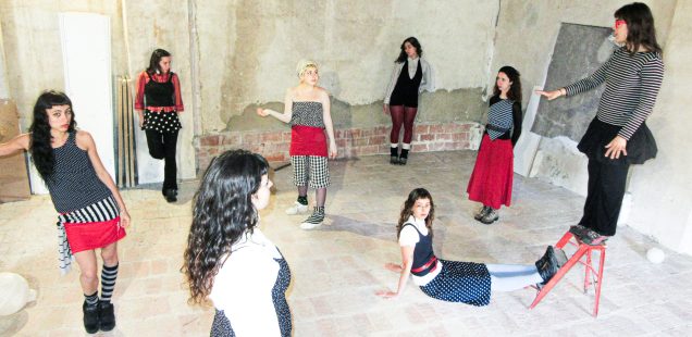 Cinc joves companyies de l’Escola Massana presenten els seus projectes a l’Antic Teatre