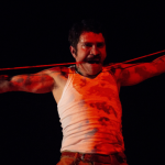 “EDMUNDO” reconstrueix la memòria sexo-política del VIH/Sida a Xile des de la performance i l’arxiu viu