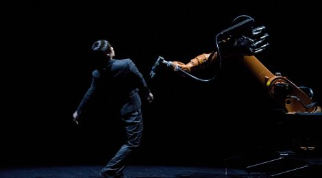 De robot a dueto: una coreografía evolutiva con Huang Yi y Kuka en el Festival Cervantino